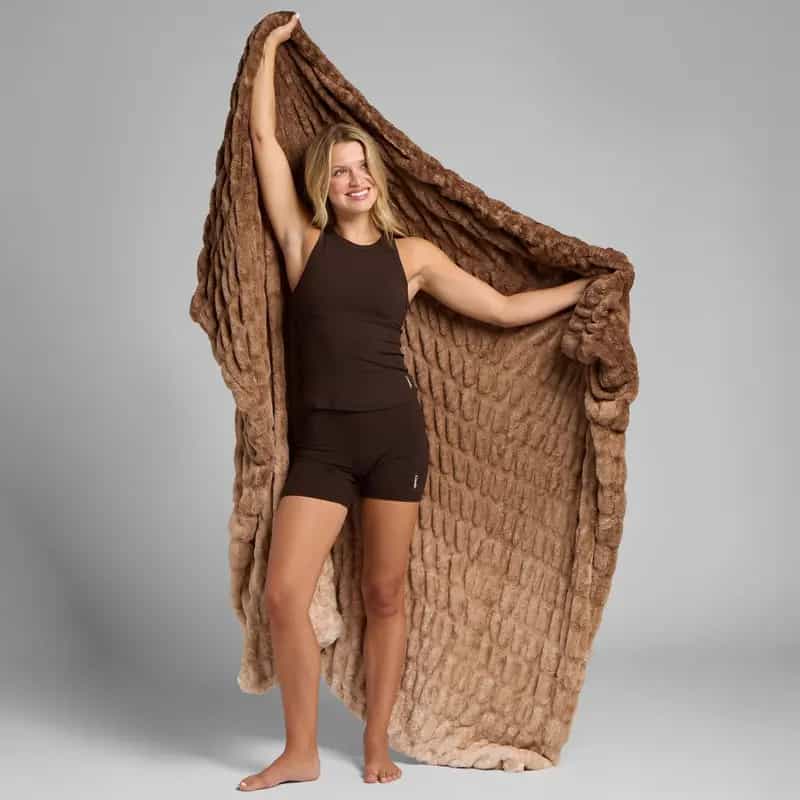 Dreamer Blanket – Ultra-Soft Oversized Plush Blanket with 4-Way Stretch, Lightweight & Cozy
