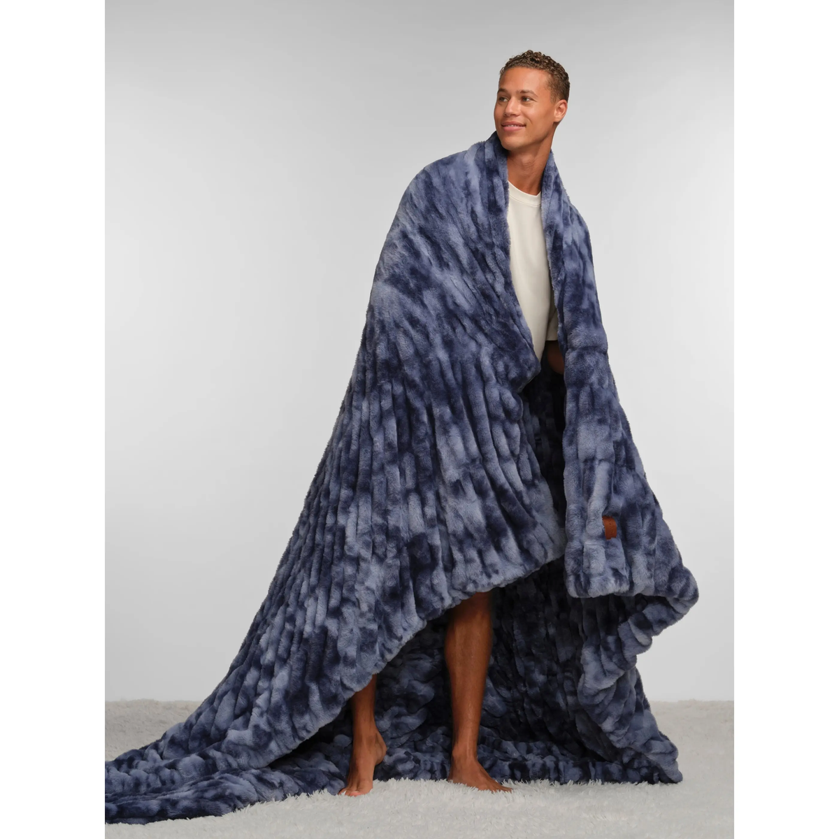 Dreamer Blanket – Ultra-Soft Oversized Plush Blanket with 4-Way Stretch, Lightweight & Cozy