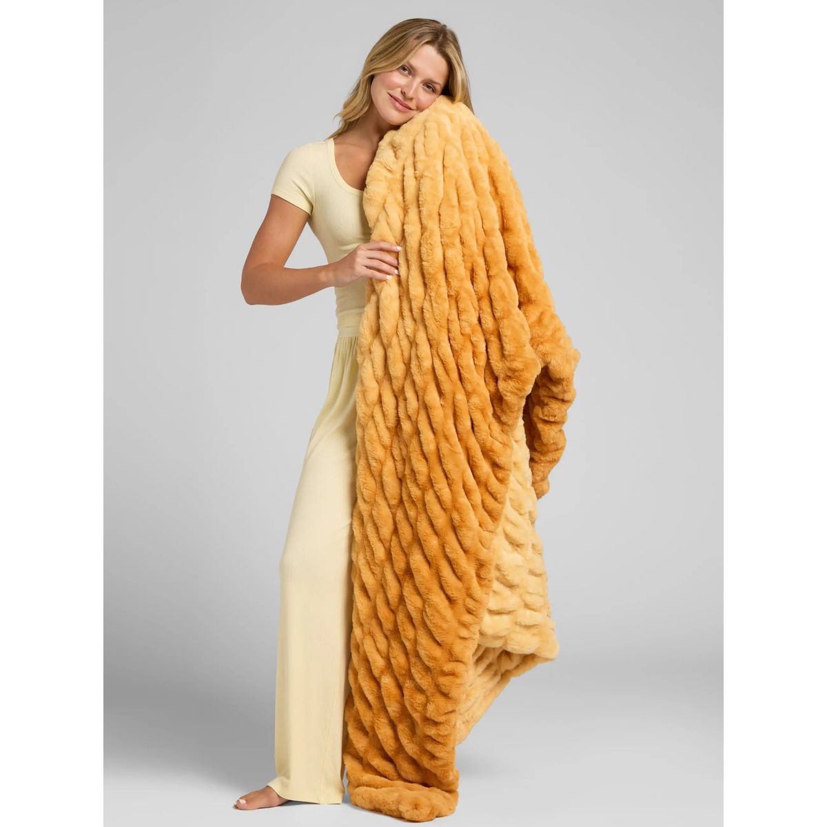 Dreamer Blanket – Ultra-Soft Oversized Plush Blanket with 4-Way Stretch, Lightweight & Cozy