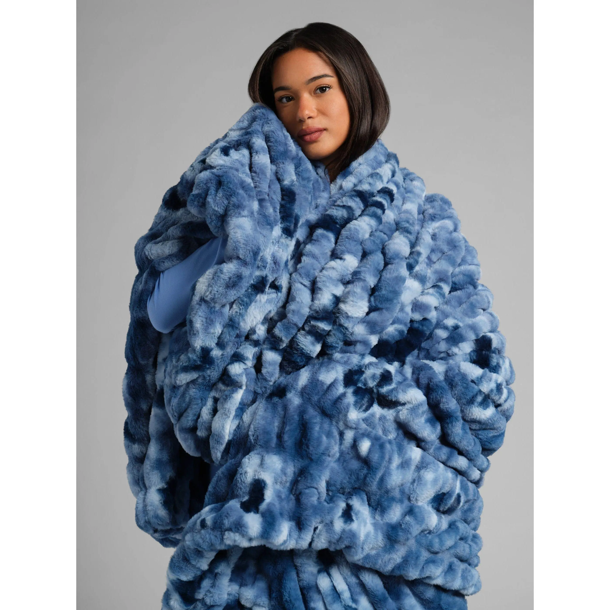 Dreamer Blanket – Ultra-Soft Oversized Plush Blanket with 4-Way Stretch, Lightweight & Cozy
