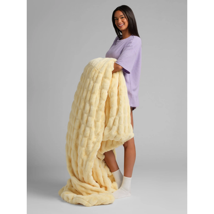 Dreamer Blanket – Ultra-Soft Oversized Plush Blanket with 4-Way Stretch, Lightweight & Cozy