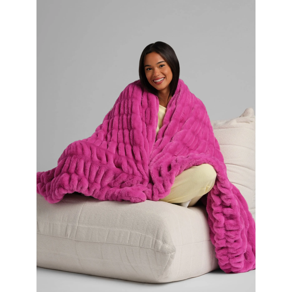 Dreamer Blanket – Ultra-Soft Oversized Plush Blanket with 4-Way Stretch, Lightweight & Cozy