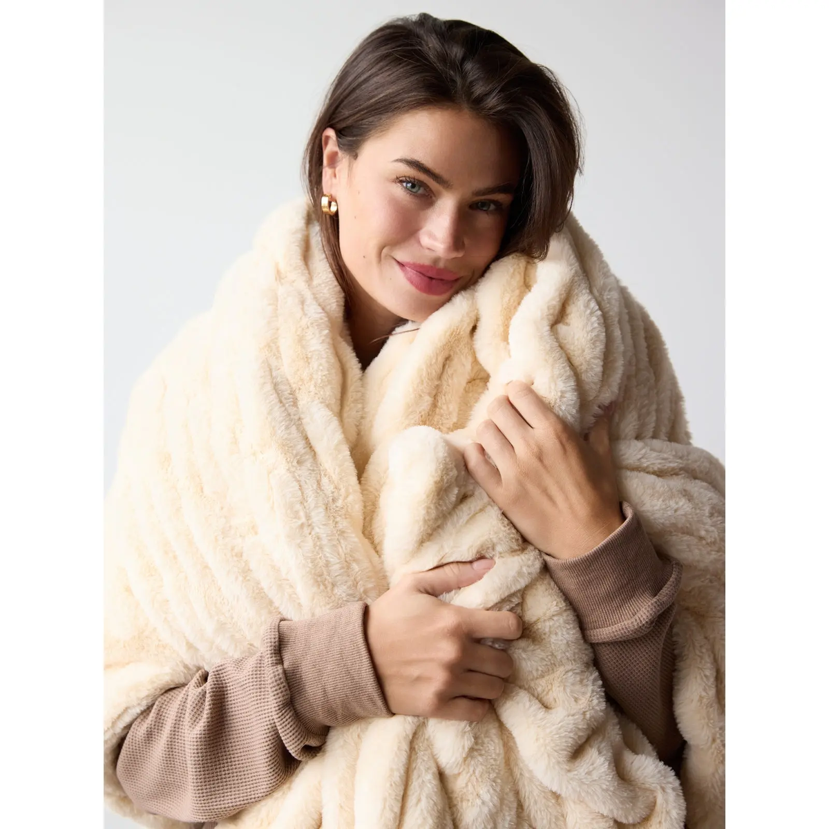 Dreamer Blanket – Ultra-Soft Oversized Plush Blanket with 4-Way Stretch, Lightweight & Cozy