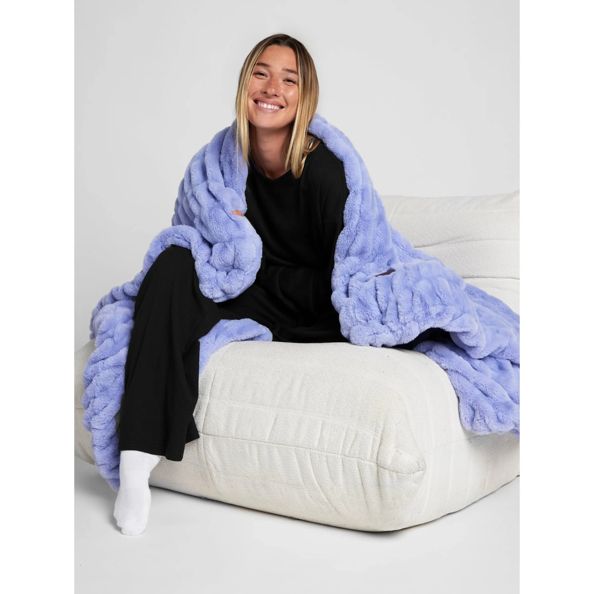 Dreamer Blanket – Ultra-Soft Oversized Plush Blanket with 4-Way Stretch, Lightweight & Cozy
