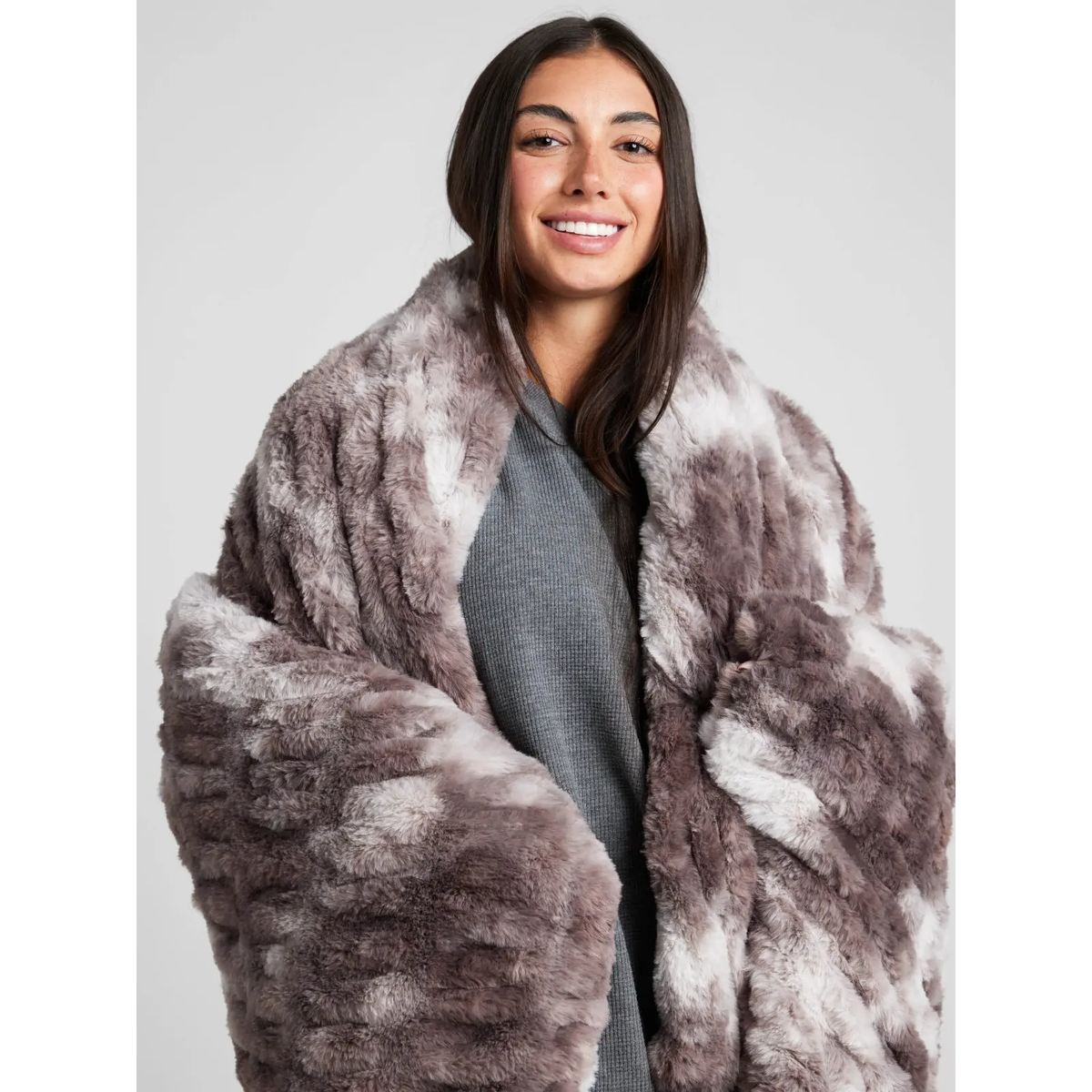 Dreamer Blanket – Ultra-Soft Oversized Plush Blanket with 4-Way Stretch, Lightweight & Cozy
